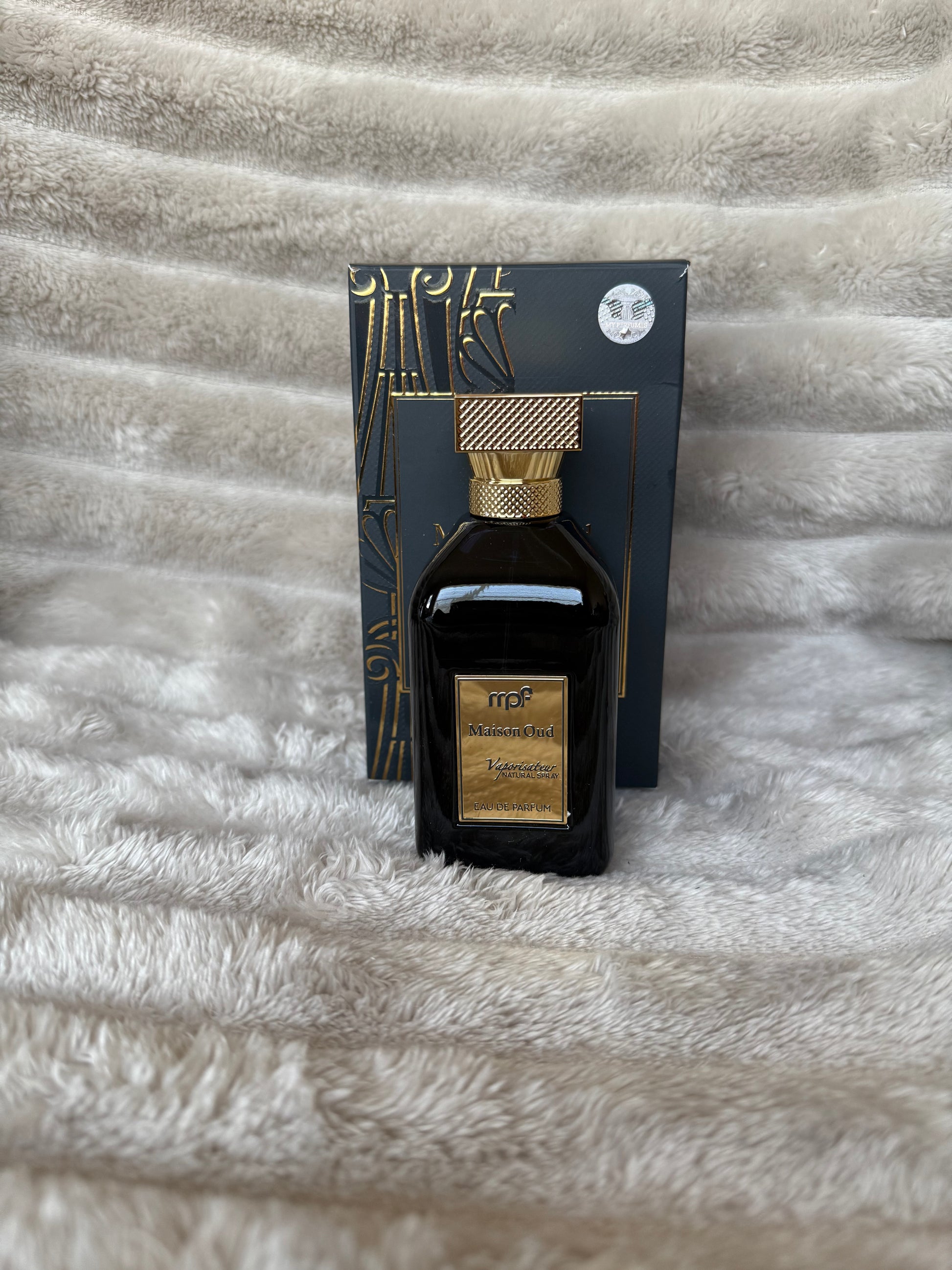 Maison Oud Aeu de perfume